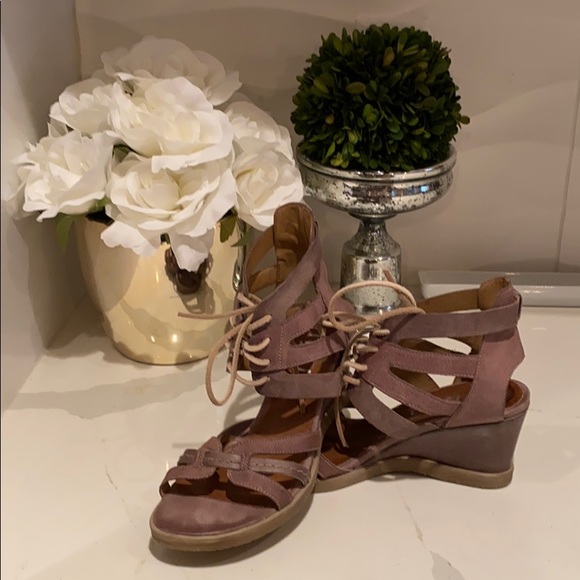 MJUS Sandals - Picture 2 of 10